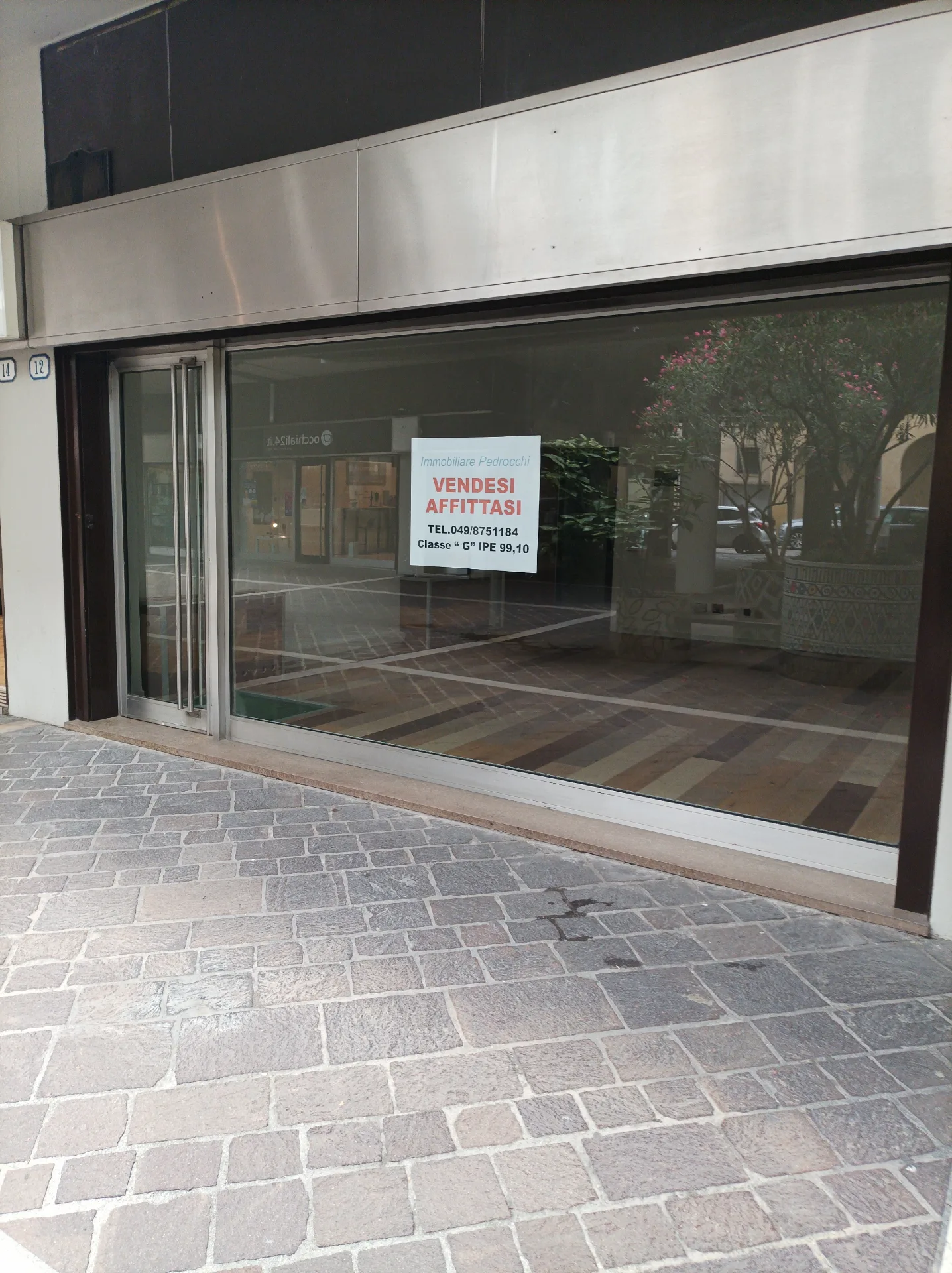 Negozio di 45 mq in locazione a Padova, zona Piazza Insurrezione