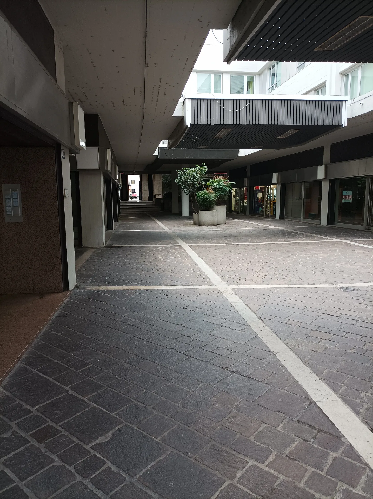 Negozio di 45 mq in locazione a Padova, zona Piazza Insurrezione — foto 2