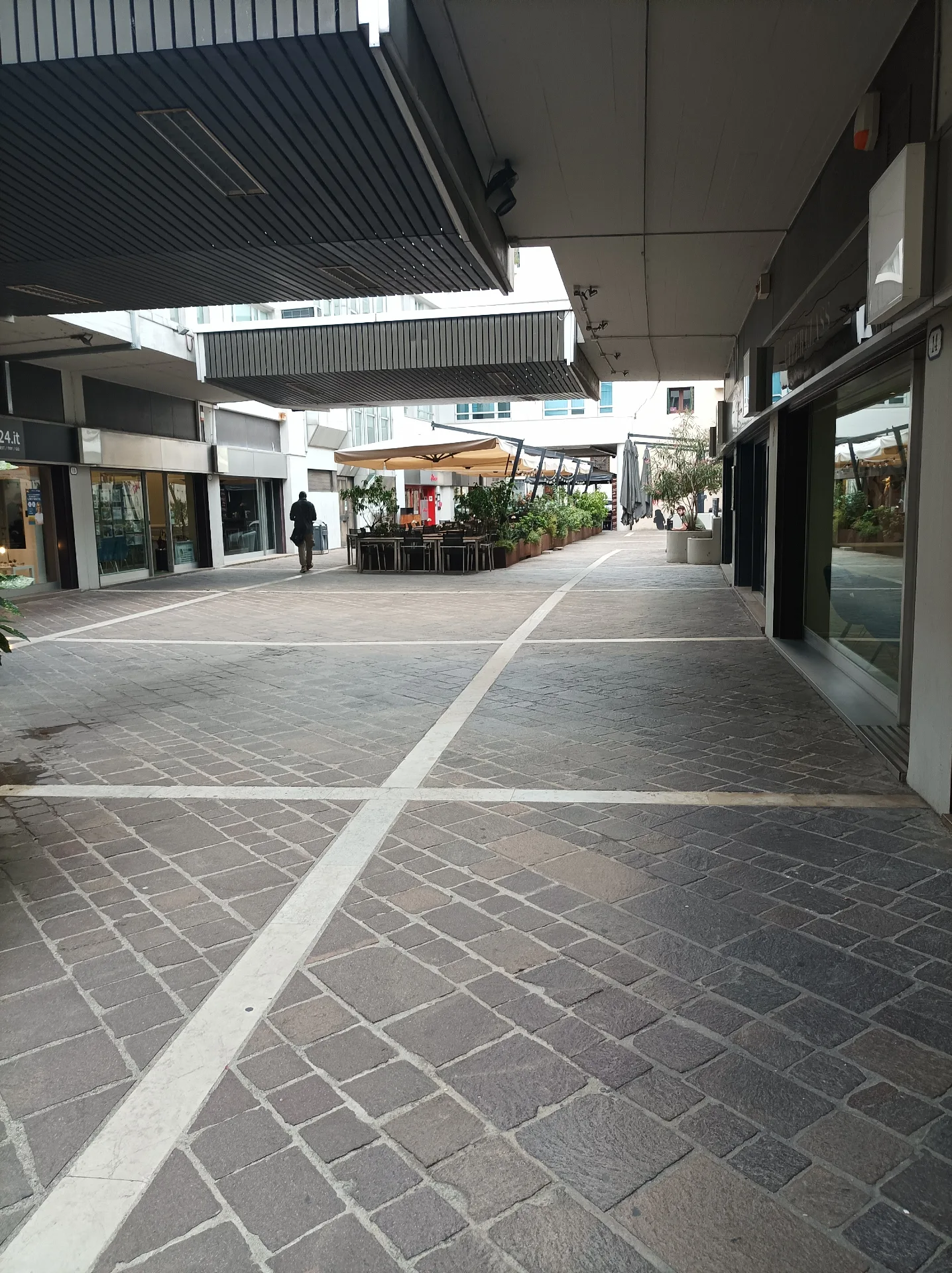Negozio di 45 mq in locazione a Padova, zona Piazza Insurrezione — foto 3