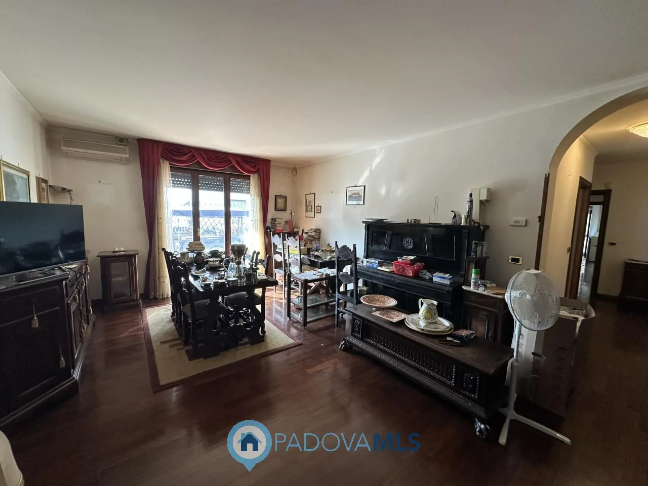 Appartamento con 3 camere e ampio terrazzo nel cuore di Montegrotto Terme (PD) — foto 3