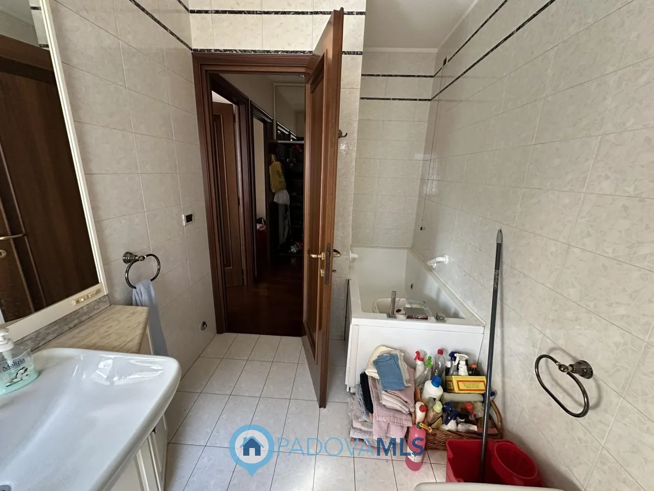 Appartamento con 3 camere e ampio terrazzo nel cuore di Montegrotto Terme (PD) — foto 13