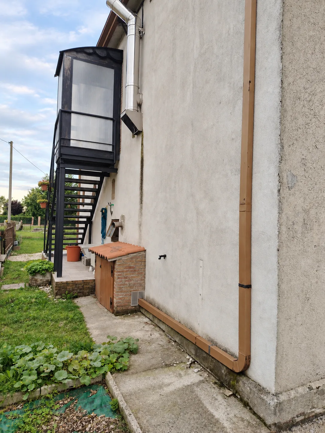 CASA SINGOLA IMMERSA NEL VERDE CON PROGETTO APPROVATO — foto 8