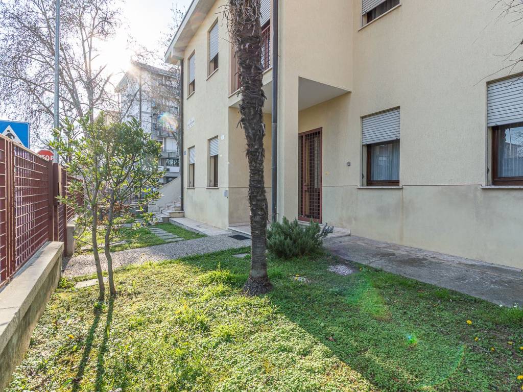 CASA SINGOLA CON DUE APPARTAMENTI INDIPENDENTI CENTRO PADOVA — foto 51