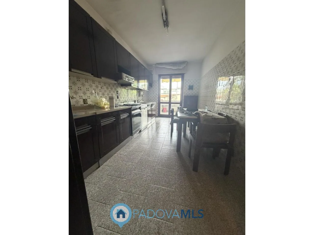 AMPIO APPARTAMENTO DI 190 MQ CON TERRAZZO, GARAGE E CANTINA ZONA SANTA RITA (PD) — foto 5