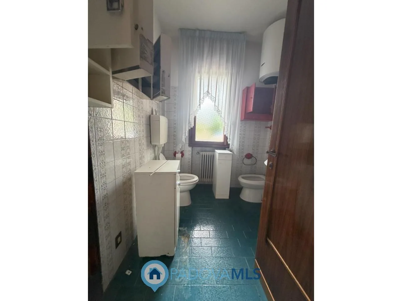 AMPIO APPARTAMENTO DI 190 MQ CON TERRAZZO, GARAGE E CANTINA ZONA SANTA RITA (PD) — foto 21