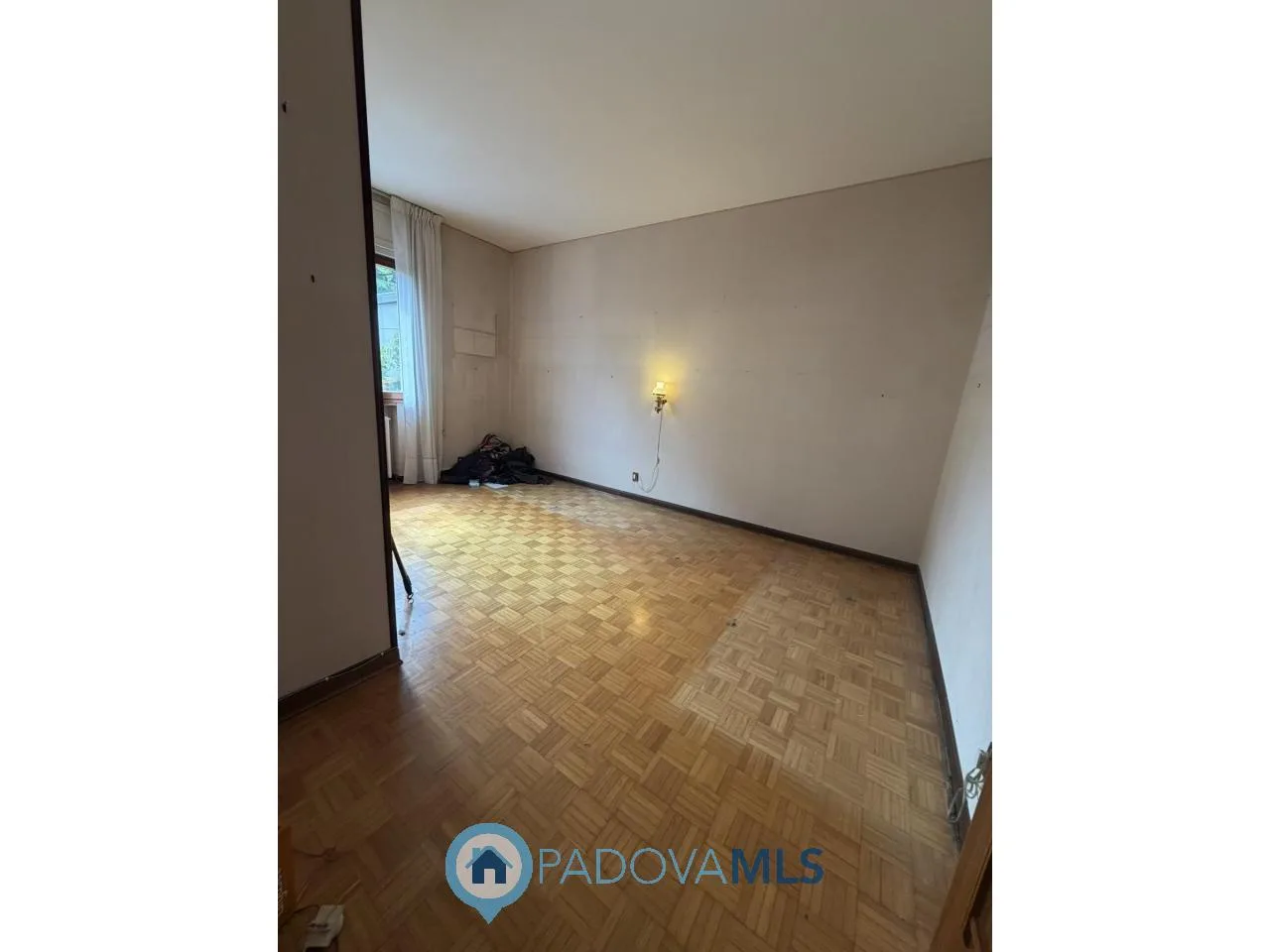 AMPIO APPARTAMENTO DI 190 MQ CON TERRAZZO, GARAGE E CANTINA ZONA SANTA RITA (PD) — foto 23