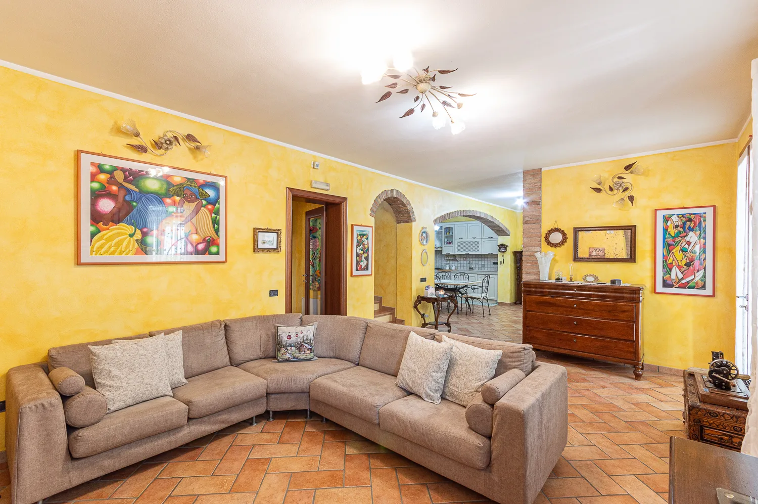 SPLENDIDA PORZIONE DI BIFAMILIARE CON AMPIO GIARDINO PRIVATO A DUE CARRARE (PD) — foto 4