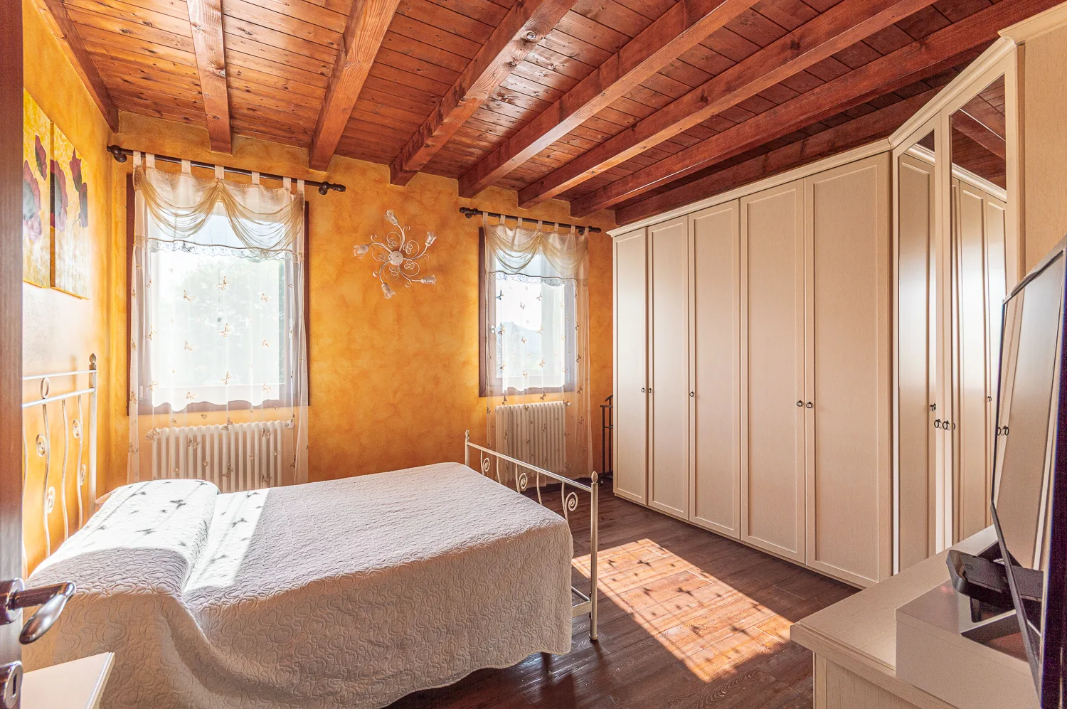 SPLENDIDA PORZIONE DI BIFAMILIARE CON AMPIO GIARDINO PRIVATO A DUE CARRARE (PD) — foto 17