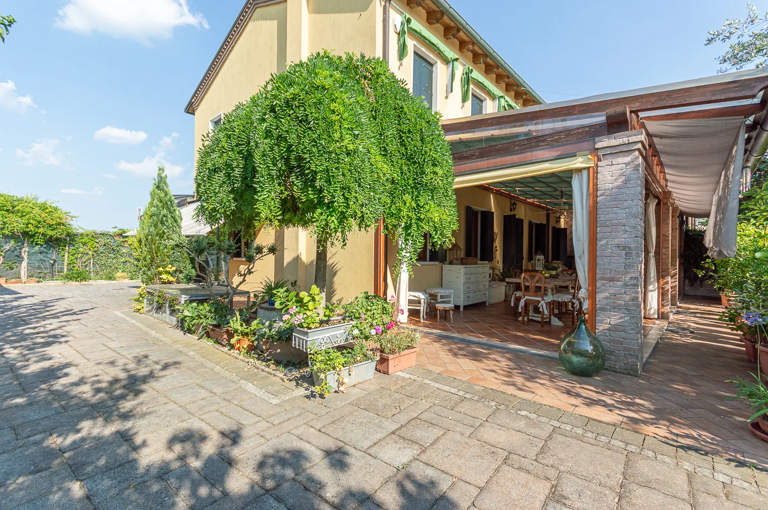 SPLENDIDA PORZIONE DI BIFAMILIARE CON AMPIO GIARDINO PRIVATO A DUE CARRARE (PD) — foto 28