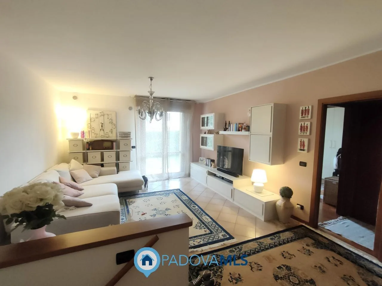 Appartamento con taverna, giardino privato e garage doppio a Noventa Padovana (PD) — foto 3