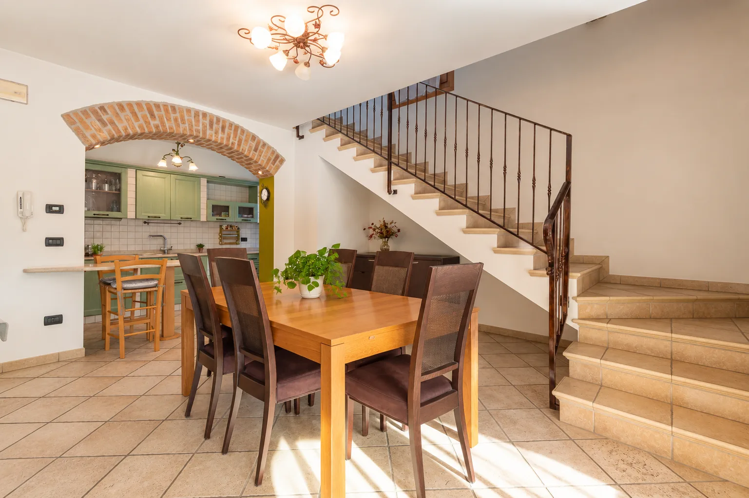 CASA SINGOLA CON AMPIO GIARDINO E TERRENO ANNESSO  — foto 4
