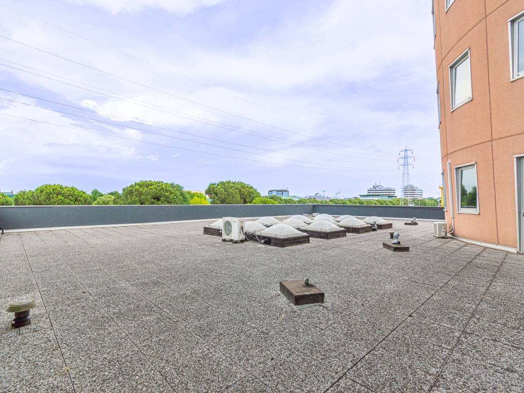 UFFICIO CON AMPIA TERRAZZA– MG TOWER, CORSO STATI UNITI (PD) — foto 21