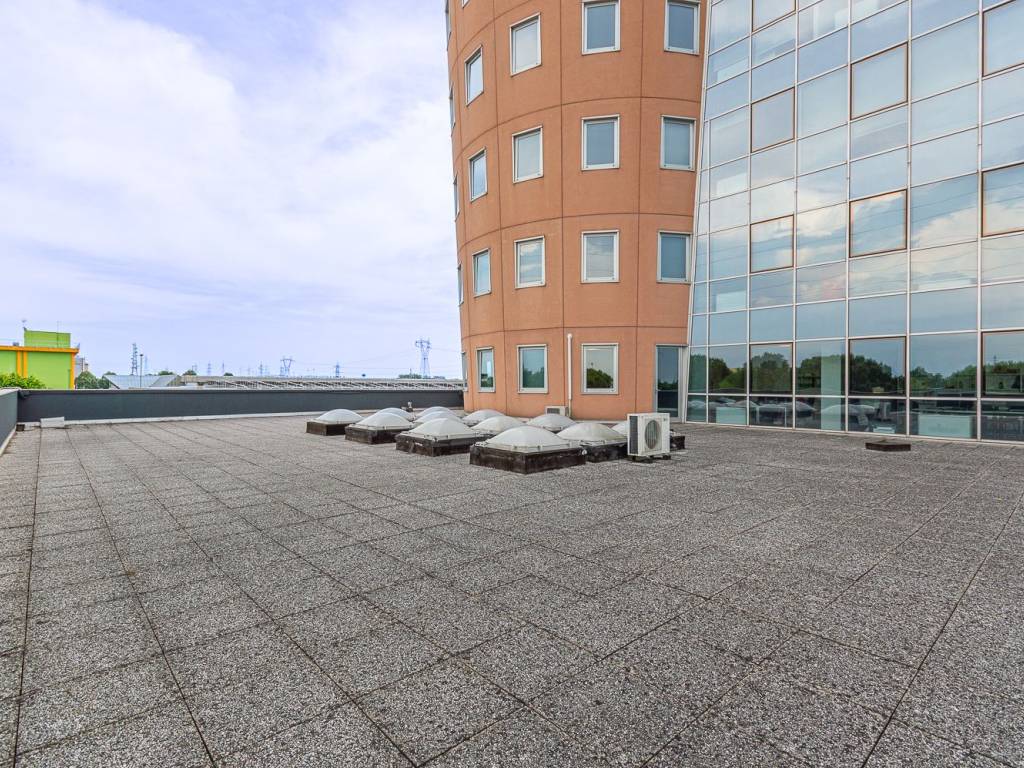 UFFICIO CON AMPIA TERRAZZA– MG TOWER, CORSO STATI UNITI (PD) — foto 22