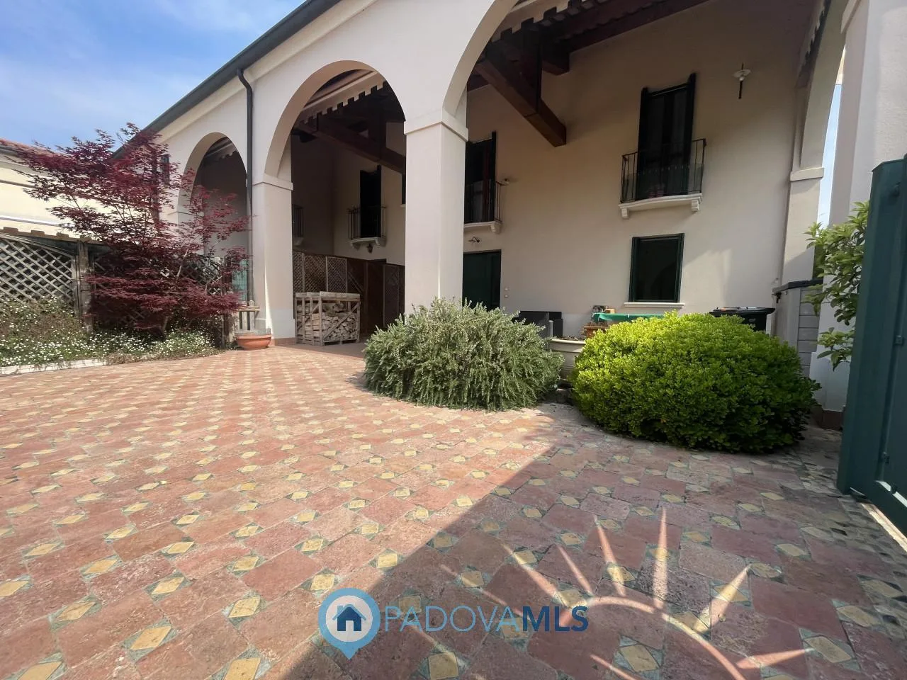 ELEGANTE BIFAMILIARE A RUBANO (PD) — foto 24