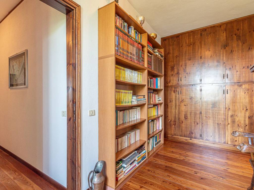 CASA DI CAMPAGNA IMMERSA IN UN'OASI DI 2000 MQ DI VERDE — foto 13