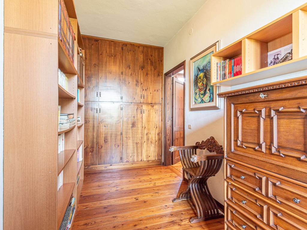 CASA DI CAMPAGNA IMMERSA IN UN'OASI DI 2000 MQ DI VERDE — foto 14