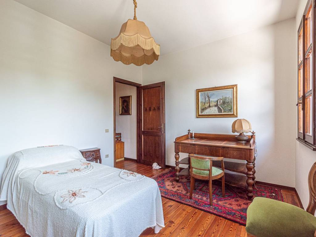 CASA DI CAMPAGNA IMMERSA IN UN'OASI DI 2000 MQ DI VERDE — foto 17