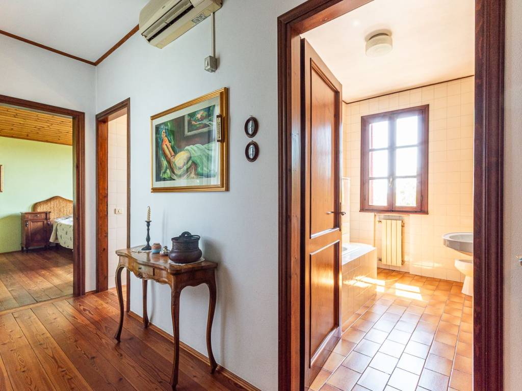 CASA DI CAMPAGNA IMMERSA IN UN'OASI DI 2000 MQ DI VERDE — foto 20