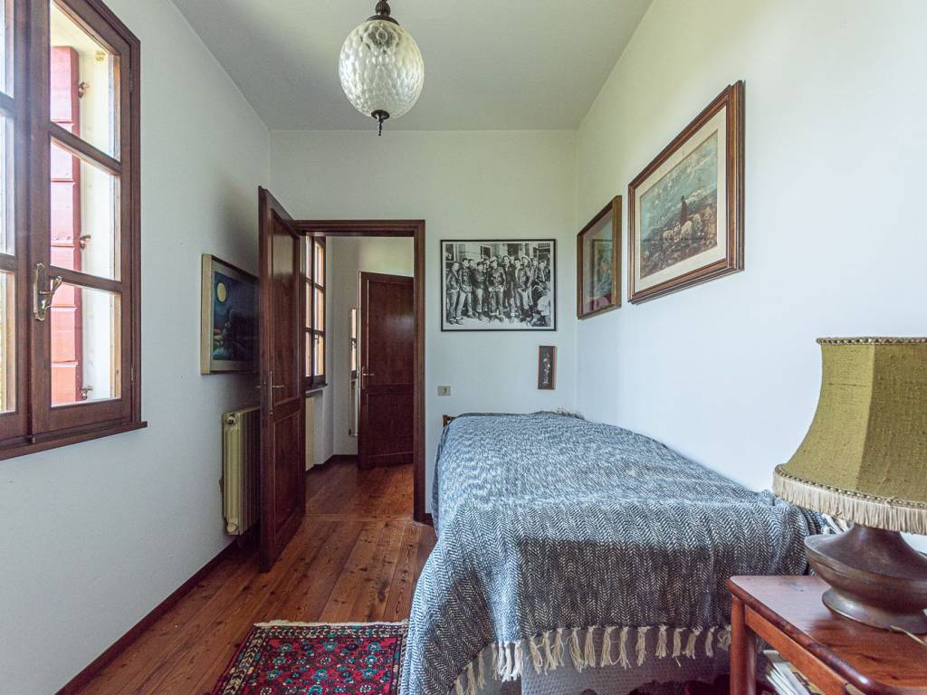 CASA DI CAMPAGNA IMMERSA IN UN'OASI DI 2000 MQ DI VERDE — foto 22