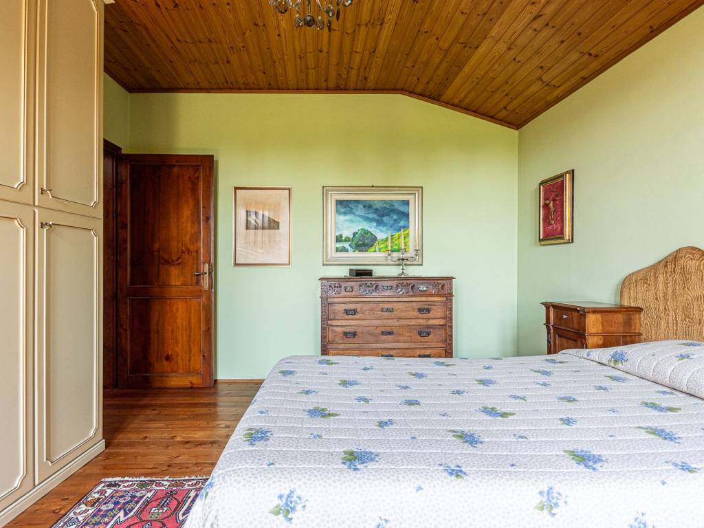 CASA DI CAMPAGNA IMMERSA IN UN'OASI DI 2000 MQ DI VERDE — foto 26