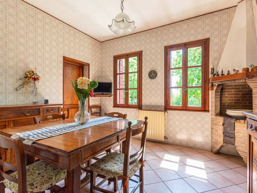 CASA DI CAMPAGNA IMMERSA IN UN'OASI DI 2000 MQ DI VERDE — foto 29