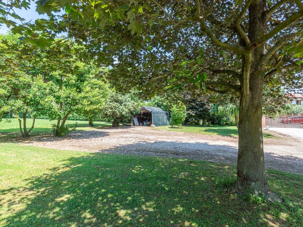 CASA DI CAMPAGNA IMMERSA IN UN'OASI DI 2000 MQ DI VERDE — foto 37