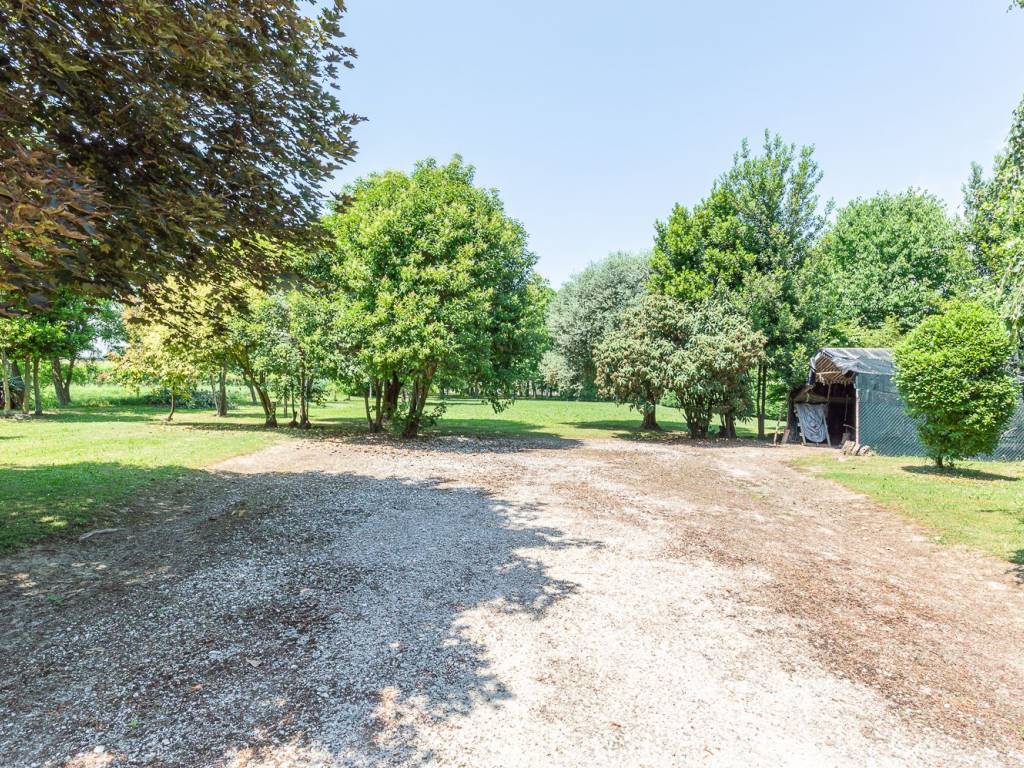 CASA DI CAMPAGNA IMMERSA IN UN'OASI DI 2000 MQ DI VERDE — foto 38