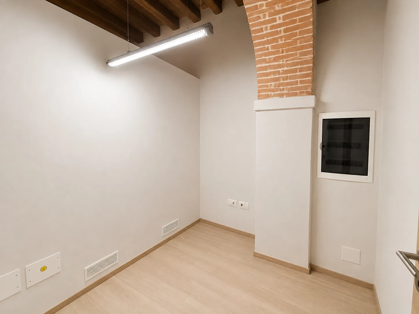 Ufficio al piano terra già predisposto per centro estetico e ambulatorio a Pernumia (PD) — foto 6